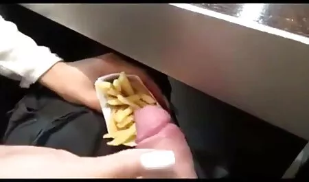 الشباب أنا فضت مع تويتر فلم جنس امرأة جذابة في السرير.