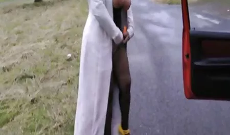 وقد أيقظ هذا الرجل الفتاة لعق قدميها افلام سكس ساعتين مترجم وصفع لها مع صنم.