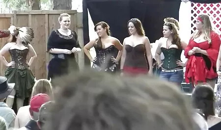 شقراء الروسية مع اثنين فيلم جنسي اجنبي من الجمال