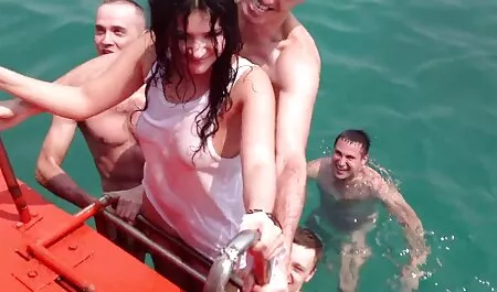 شقراء بنجاح الجلوس فلم رومانسي جنس على الديك