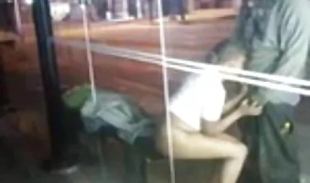 بالملل مع فليم سكس جنس الحياة الأسرية ، يحلم الصبي من تلقاء نفسه مع رجل أسود.