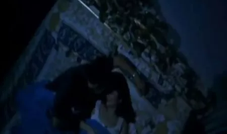 عزيزتي سحر فيلم جنس امريكي الرجل مع مص يعطيه كس