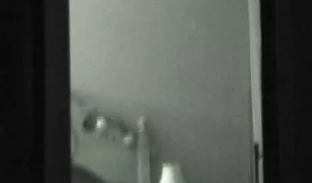 دفعت فيلم جنسي مترجم الشاحنة إلى شقراء ، وراض جدا عن الجنس
