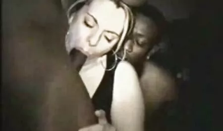 تحب وتحولت إلى امرأة اجمل فلم جنس سمراء جميلة بينما يعمل زوجها.