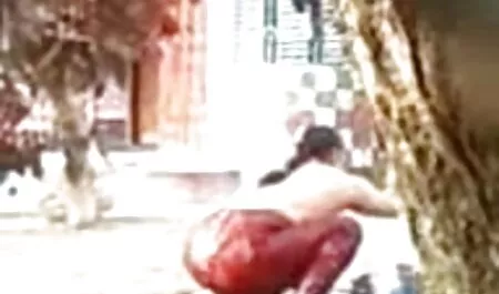 وفقا فيلم جنسي اباحي لمتطلبات الجمهور ، رجل مع الوشم مهاجمة صديقته بطرق مختلفة.