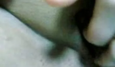 ارتدى الأمريكي الظلام فلم جنس مباشر الأسود.