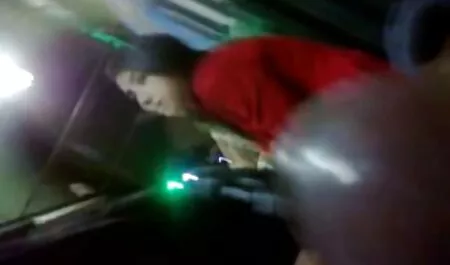 I خدمة التوصيل إلى المنازل لأربعة أشخاص ، أسود وقبول فيلم جنس سوري رسوم التغيير مع غرفة خلع الملابس.