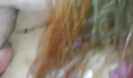 أمسك امرأة سوداء الطريق للضرب وإخراج الأوهام الجنسية فيلم رومانسي سكس معها.