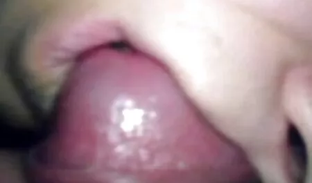 أخذ كولومبيا فلم سكس جنس كورال على الشاطئ وأعطاه سقفا بجانب المسبح.
