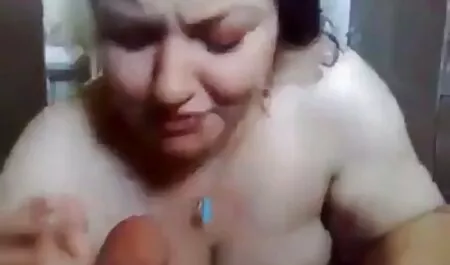 دراجته مع كبير ، وكسر المدرب وأمسك صدمة. فيلم رومانسي سكس