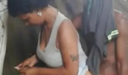 اقتراح شريك تجاري فلم جنس سكس لشريكه لحل عقد الجنس بين الأعراق