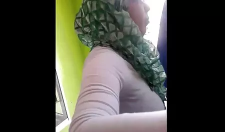 تتم فيلم اكشن وجنس مكافأة الرسالة عندما أعطاها نجمة إباحية ، ومع شفرة.