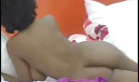 وزير فلم جنسي رومنسي الدفاع المسكين لا يستطيع مقاومة الإدارة.